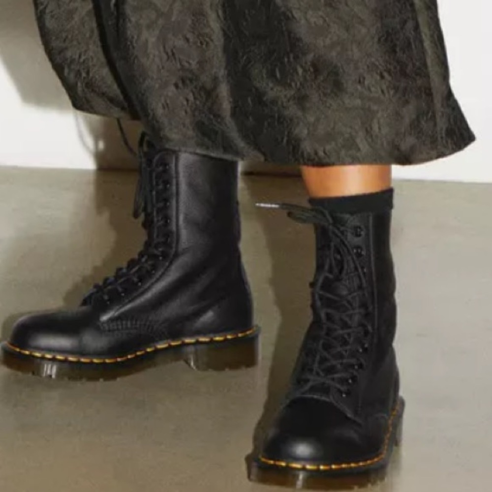 Dr. Martens 1490 VIRGINIA LEATHER MID CALF BOOTS - Picture 6 of 16
